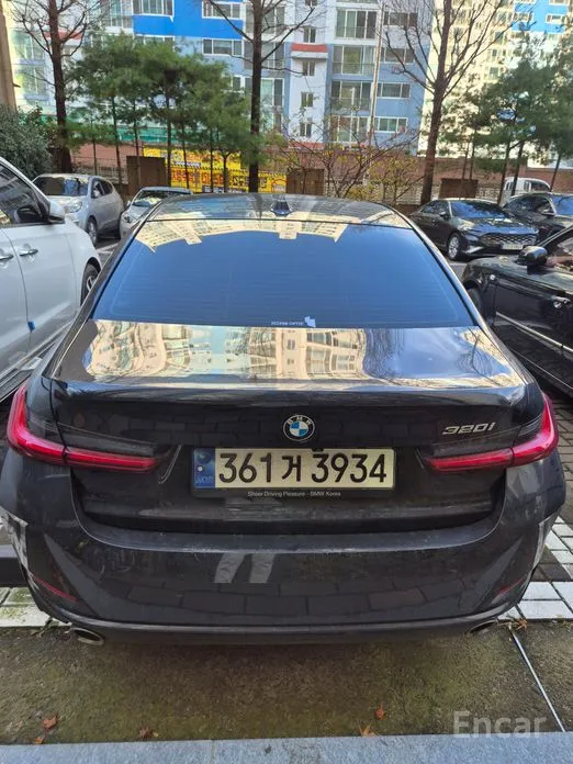 Photo 2 - BMW 3 Series