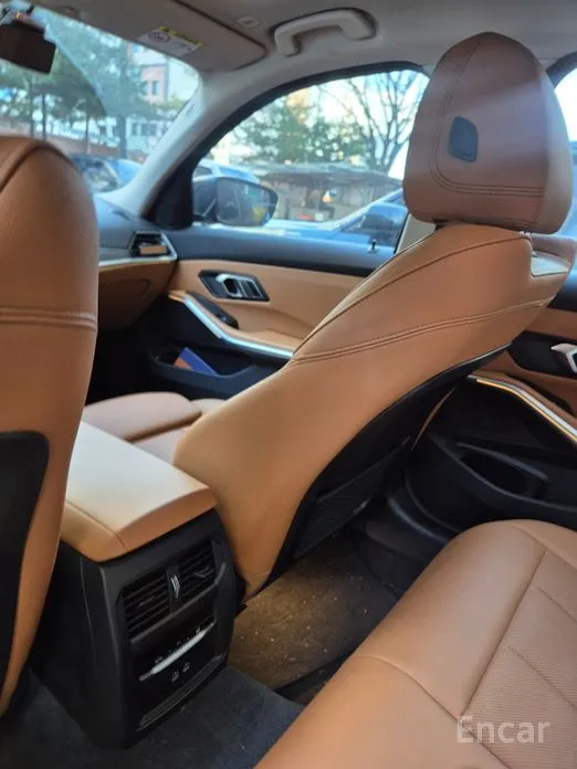 Photo 7 - BMW 3 Series