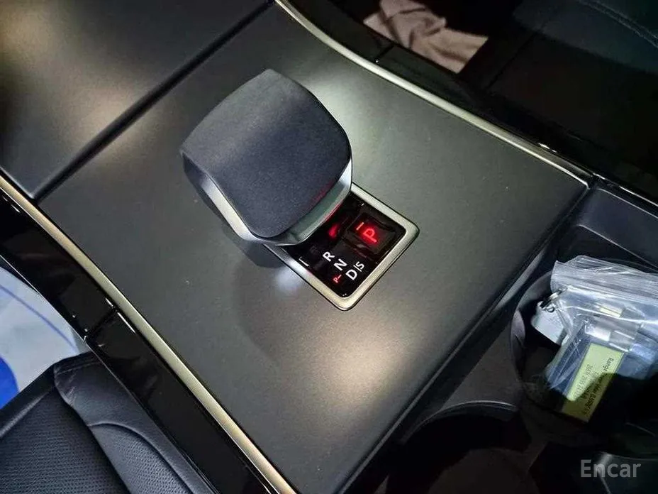 Фото 10 - Land Rover Range Rover Velar