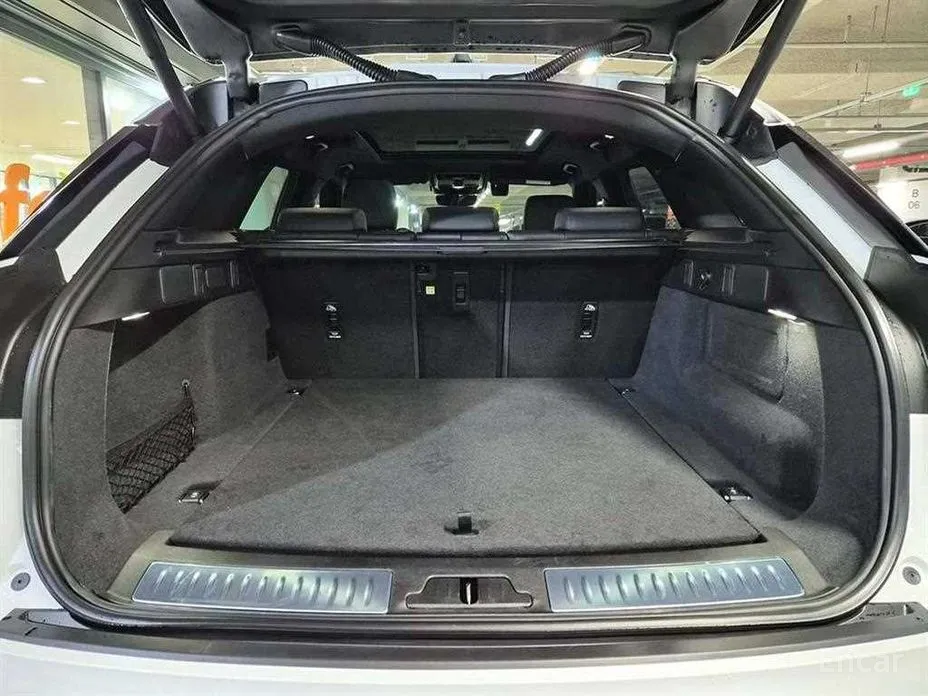 Фото 18 - Land Rover Range Rover Velar