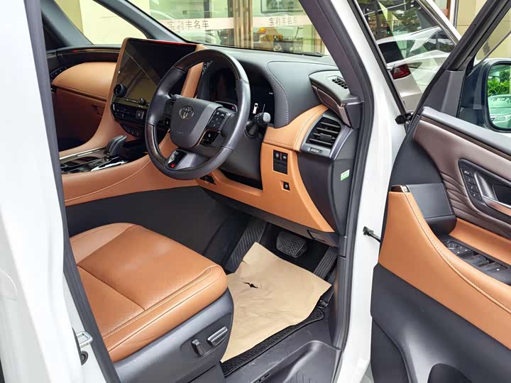 Фото 10 - Toyota Vellfire