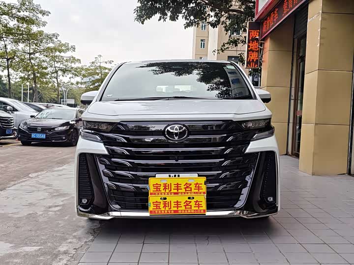 Фото 2 - Toyota Vellfire