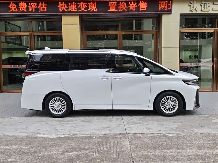 Фото 4 - Toyota Vellfire