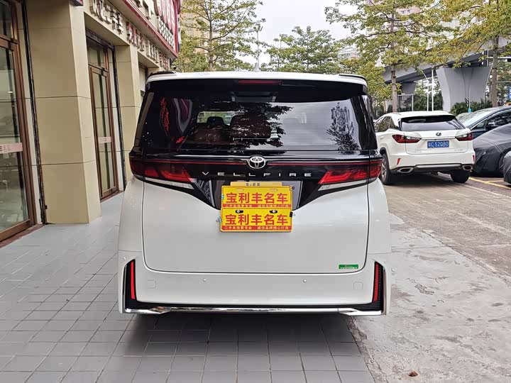 Фото 5 - Toyota Vellfire