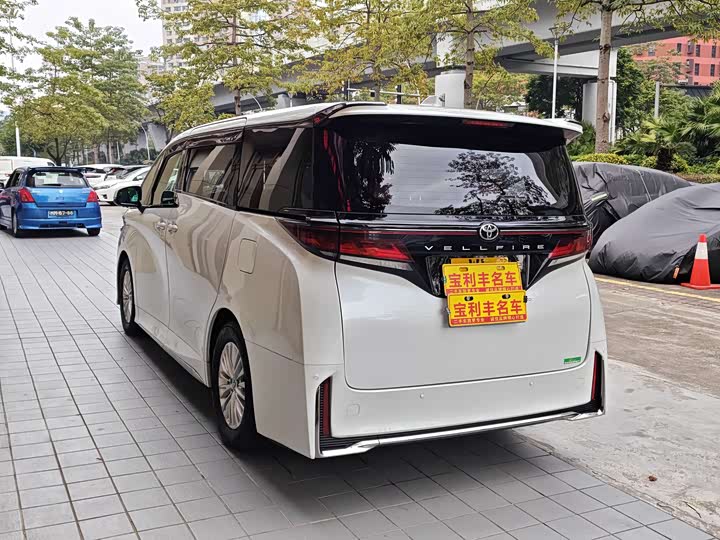 Фото 7 - Toyota Vellfire