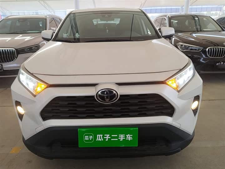 Фото 3 - Toyota RAV4