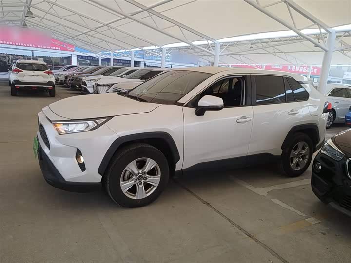 Фото 5 - Toyota RAV4