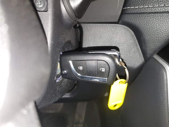 Фото 9 - Toyota RAV4