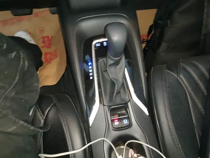 Фото 14 - Toyota Corolla