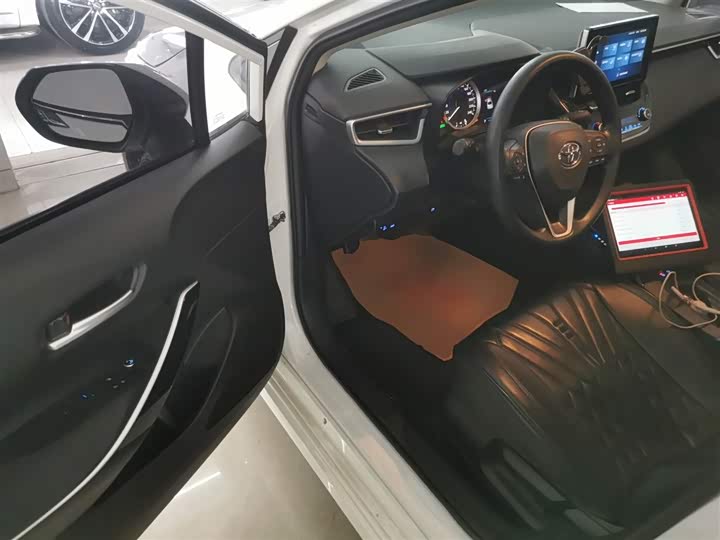 Фото 15 - Toyota Corolla