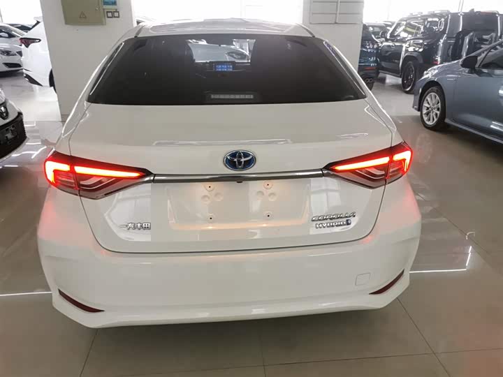 Фото 6 - Toyota Corolla