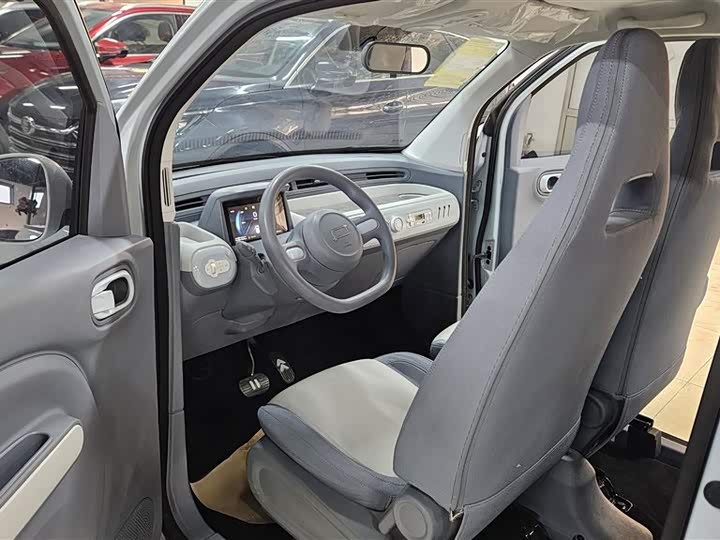 Фото 12 - Bestune Pony