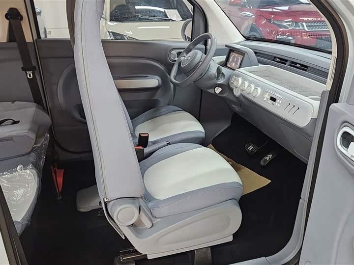 Фото 14 - Bestune Pony