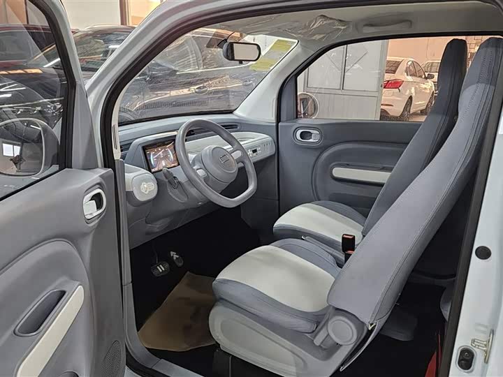 Фото 16 - Bestune Pony