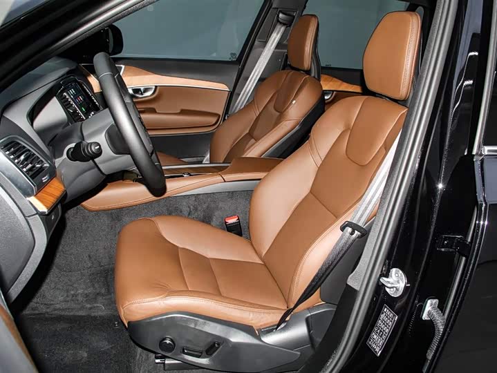 Фото 10 - Volvo XC90