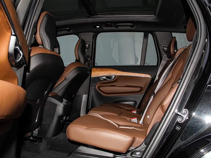 Фото 11 - Volvo XC90