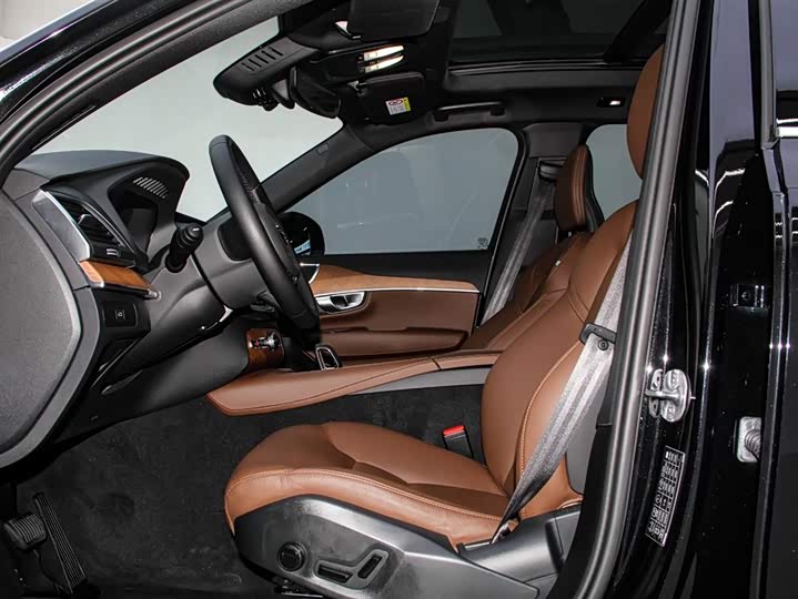 Фото 13 - Volvo XC90