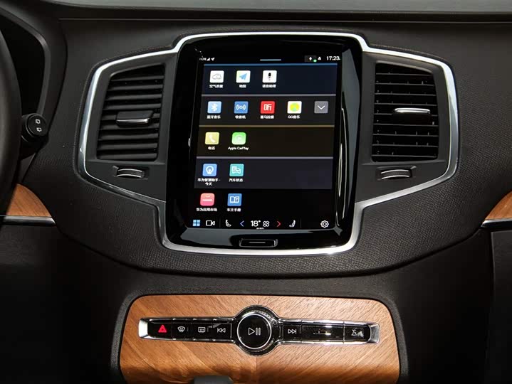 Фото 19 - Volvo XC90