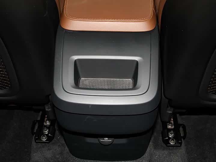 Фото 22 - Volvo XC90