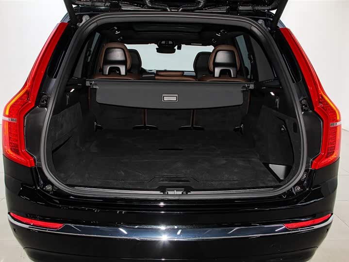 Фото 25 - Volvo XC90