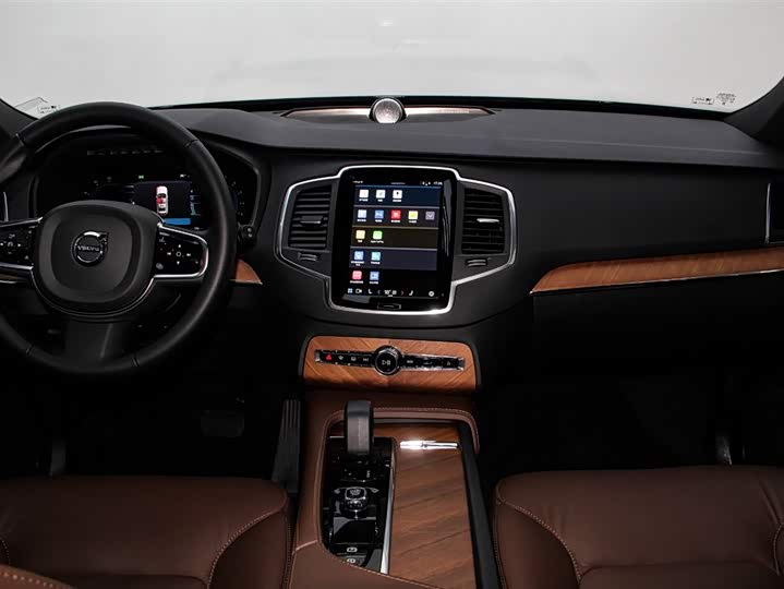 Фото 8 - Volvo XC90