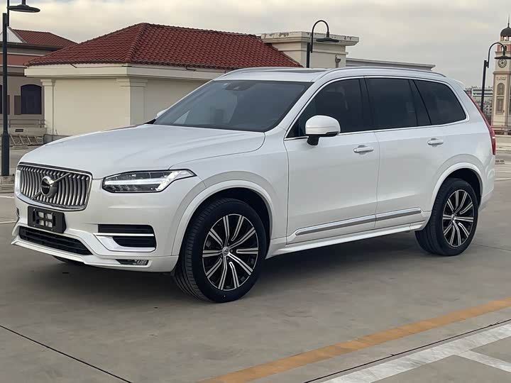Фото 1 - Volvo XC90