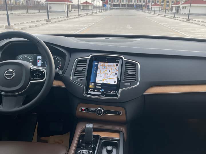 Фото 11 - Volvo XC90