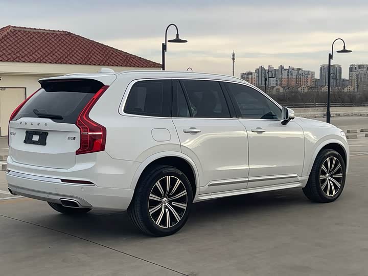Фото 4 - Volvo XC90
