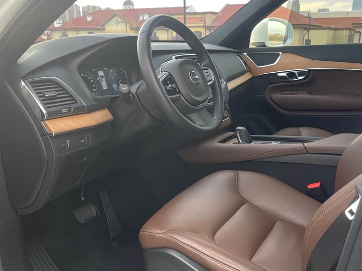 Фото 6 - Volvo XC90