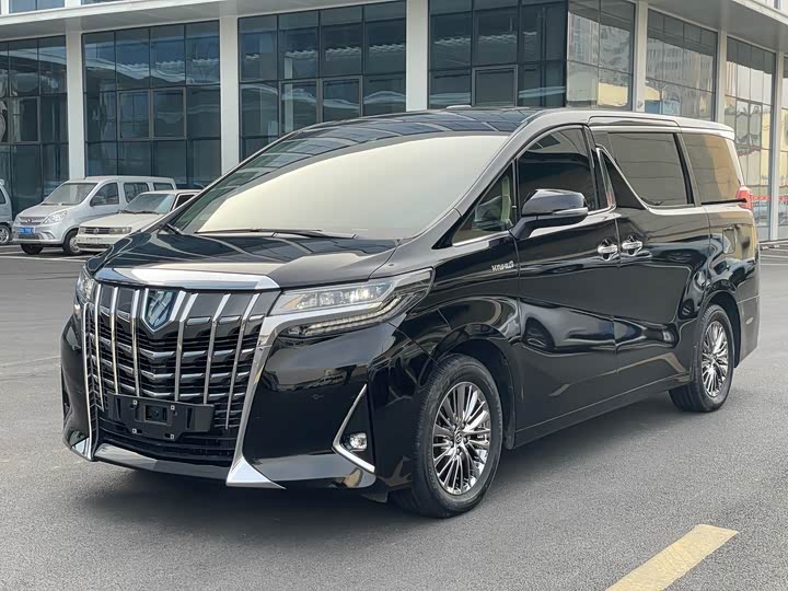 Фото 1 - Toyota Alphard