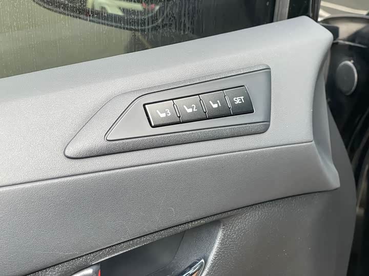 Фото 17 - Toyota Alphard