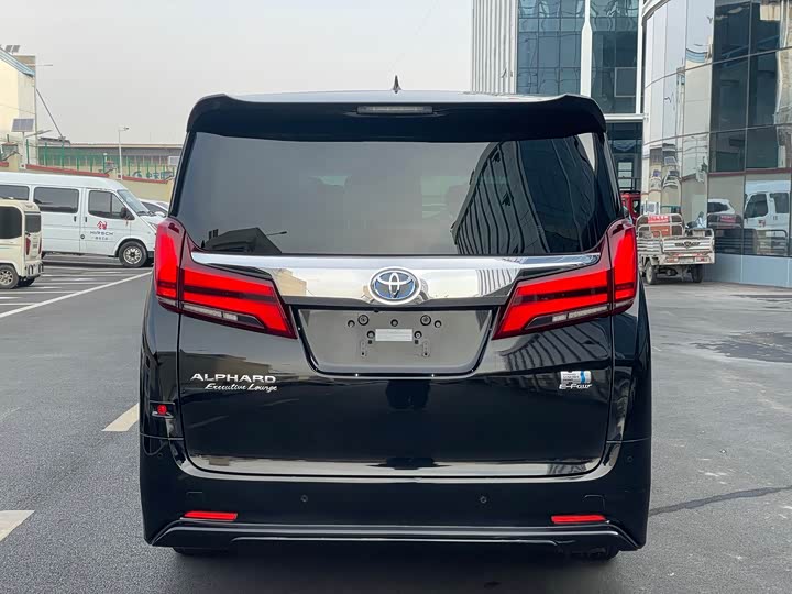 Фото 5 - Toyota Alphard