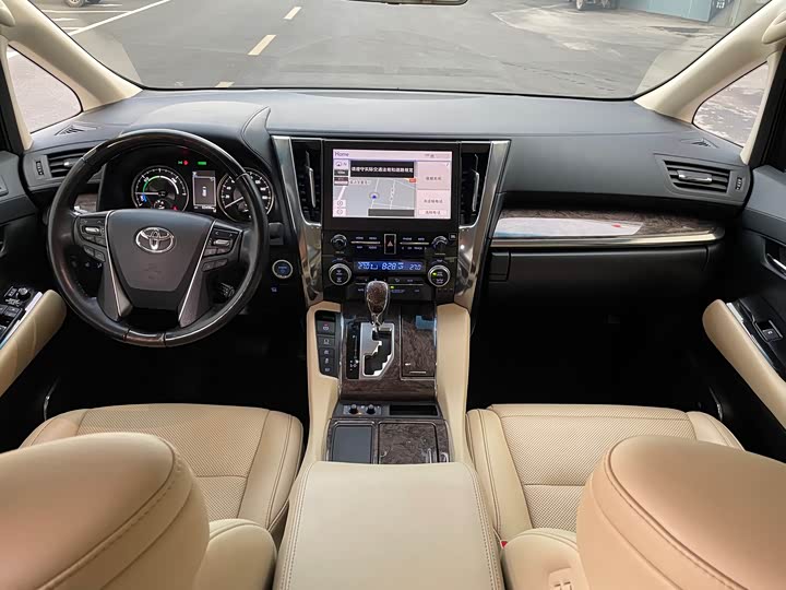 Фото 9 - Toyota Alphard