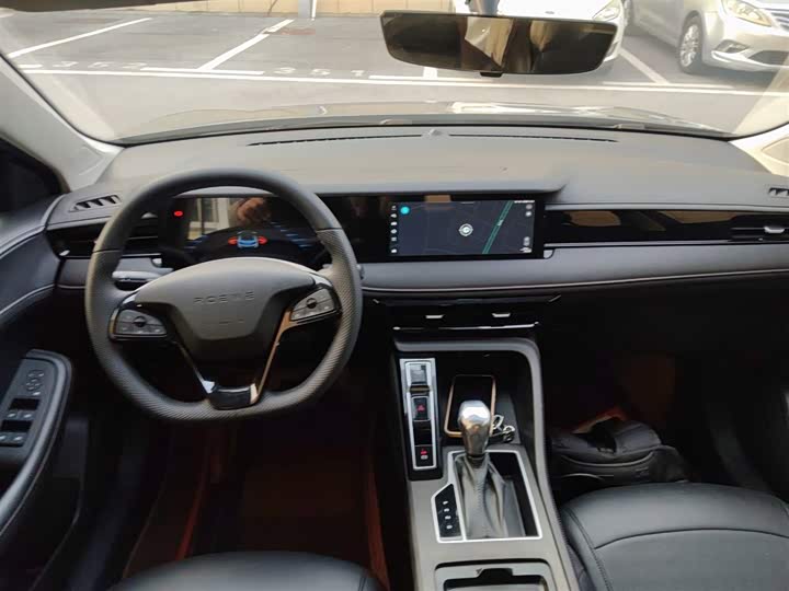 Фото 10 - Roewe i5