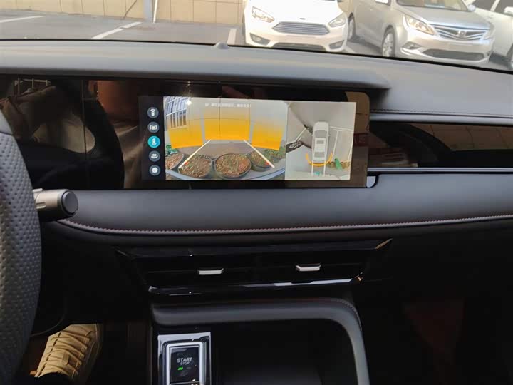 Фото 13 - Roewe i5