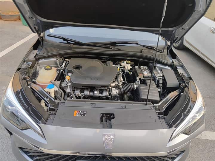 Фото 20 - Roewe i5