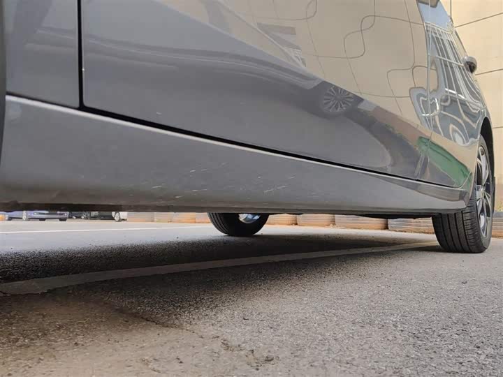 Фото 22 - Roewe i5