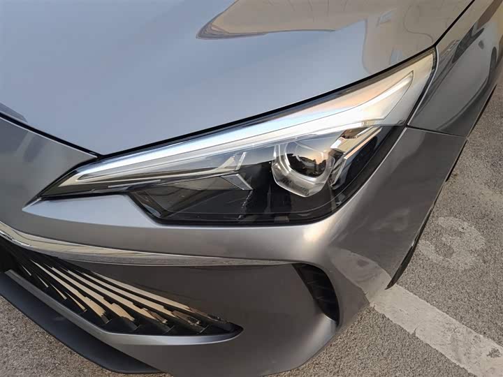 Фото 24 - Roewe i5