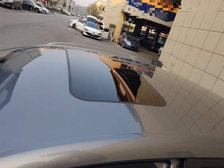 Фото 27 - Roewe i5