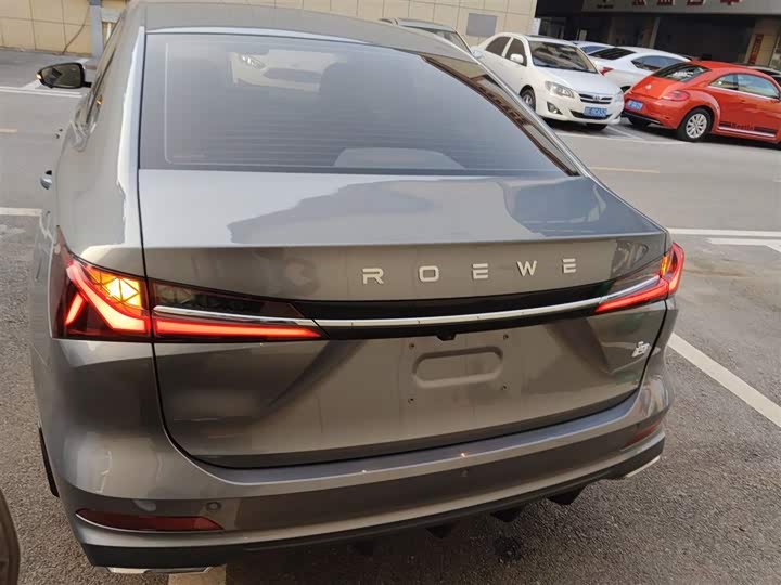 Фото 6 - Roewe i5