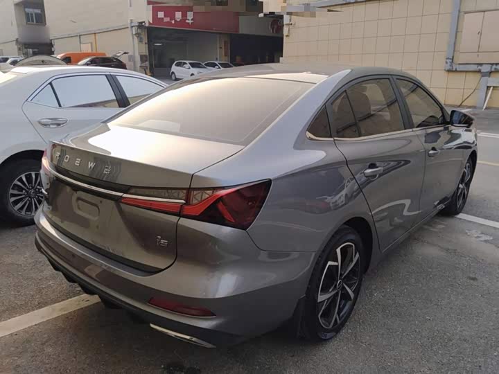 Фото 7 - Roewe i5