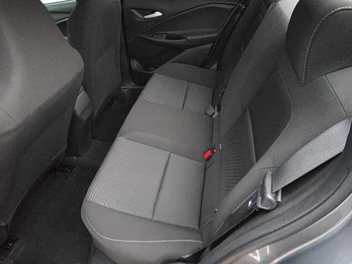 Фото 17 - Chevrolet Onix (Cavalier)