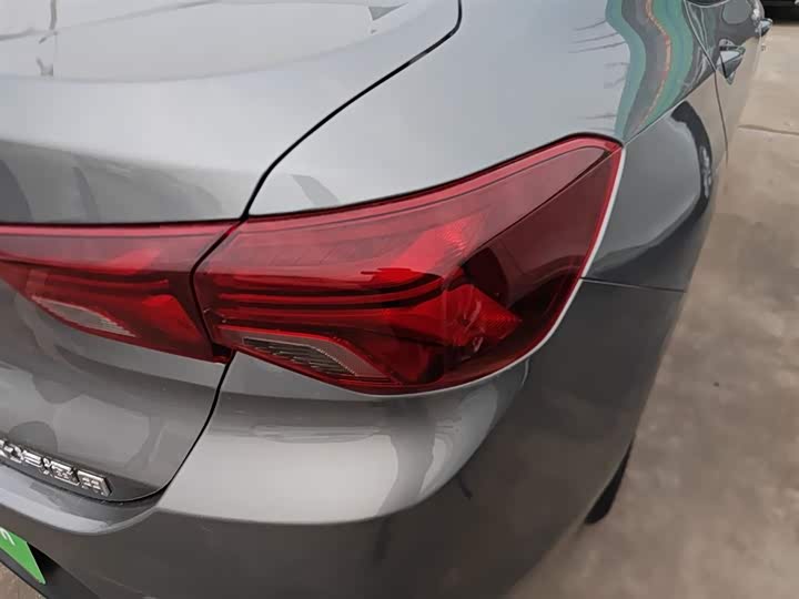 Фото 8 - Chevrolet Onix (Cavalier)