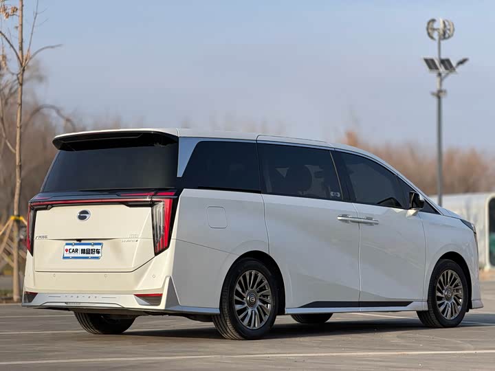 Фото 11 - GAC Trumpchi M8