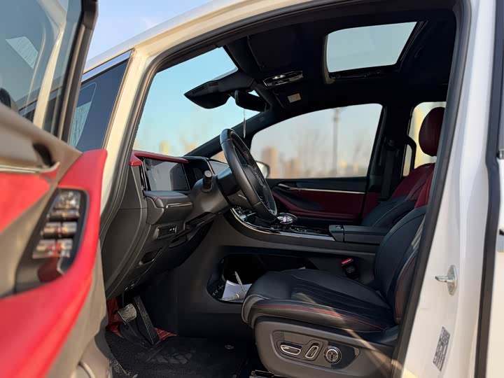 Фото 4 - GAC Trumpchi M8