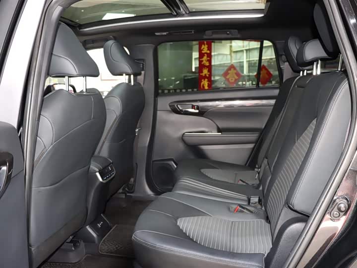 Фото 11 - Toyota Crown Kluger