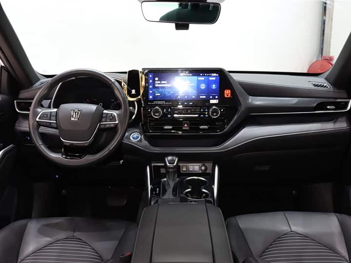 Фото 13 - Toyota Crown Kluger