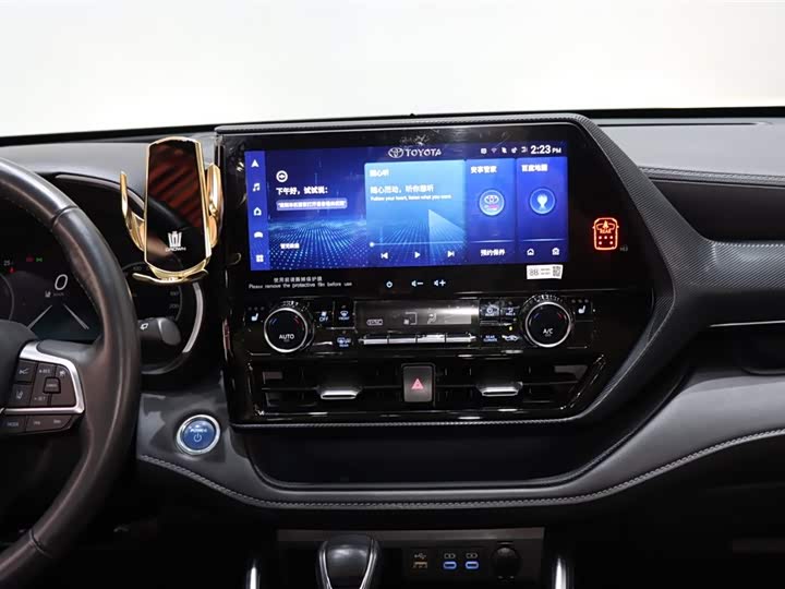 Фото 15 - Toyota Crown Kluger