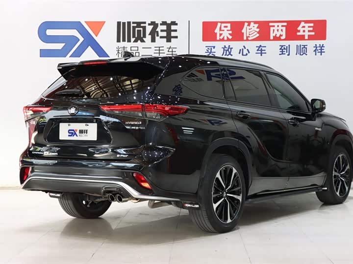 Фото 4 - Toyota Crown Kluger