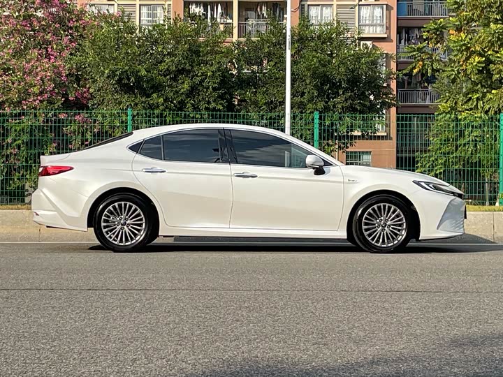 Фото 7 - Toyota Camry